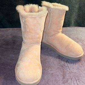 Pink bowtie uggs